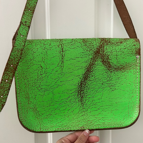 Distressed Vintage Green Leather Satchel - Picture 5 of 9